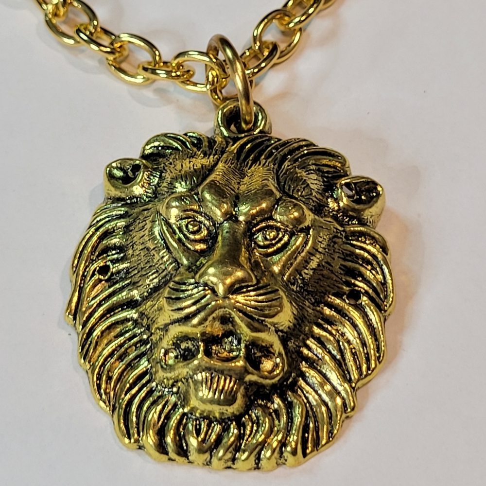 Men's Gold Tone Lion Pendant with Chunky 28" Long Gold Tone Chain